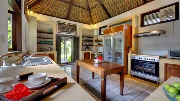 Villa Sungai Tinggi - Kitchen